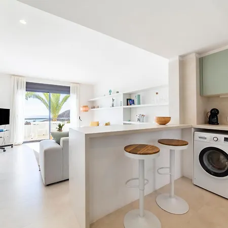 Macenas Beach Palm Apartment *